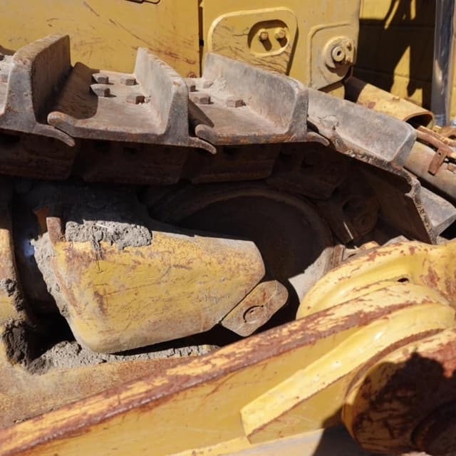 Image of Caterpillar D8R equipment image 2