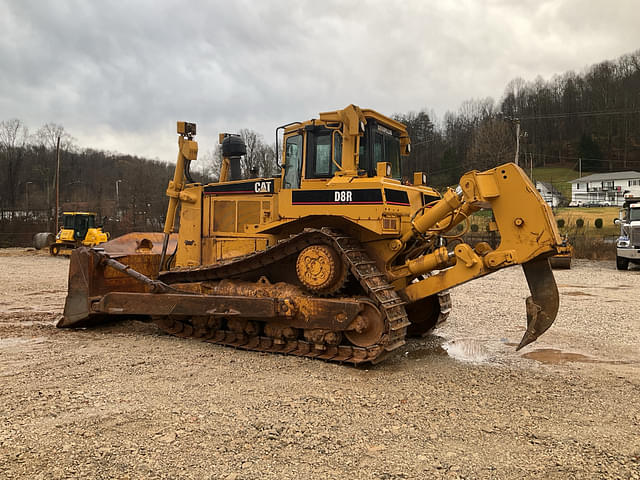 Image of Caterpillar D8R equipment image 1