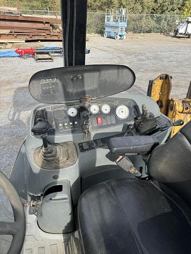 Image of Caterpillar 420D equipment image 4