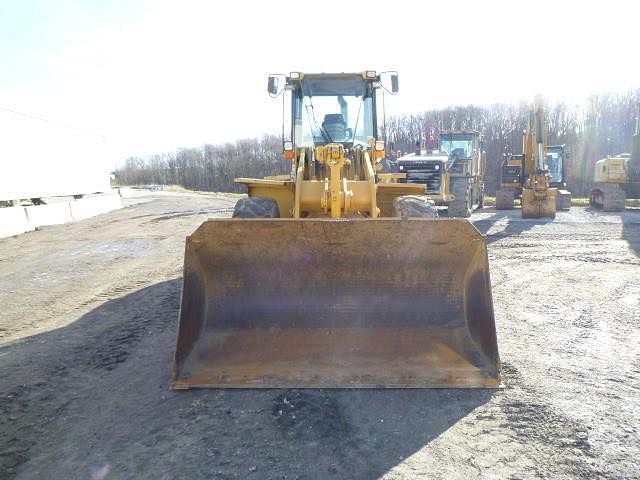 Image of Caterpillar 938G equipment image 1