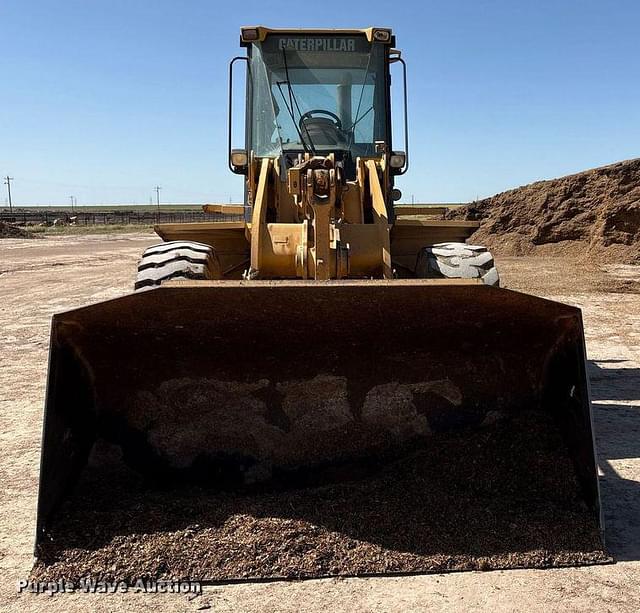 Image of Caterpillar 938G equipment image 1