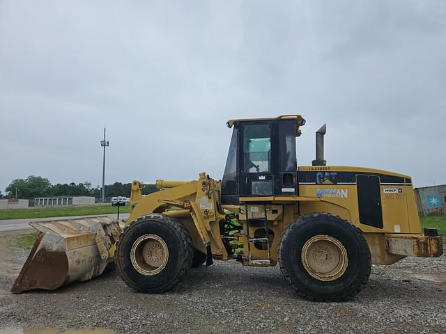 Image of Caterpillar 938G equipment image 4