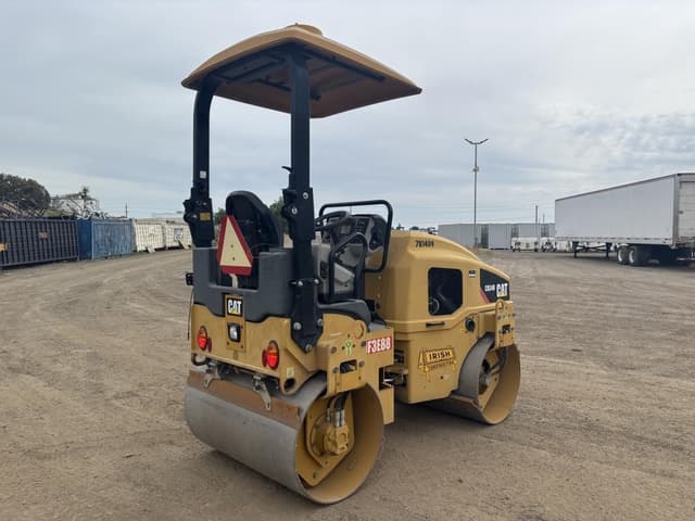 Image of Caterpillar CB24B equipment image 2