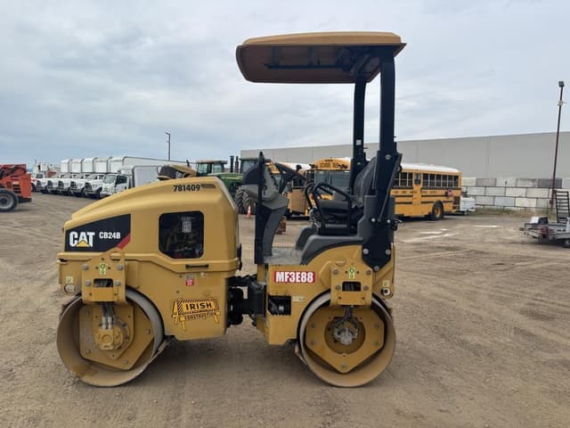 Image of Caterpillar CB24B equipment image 4