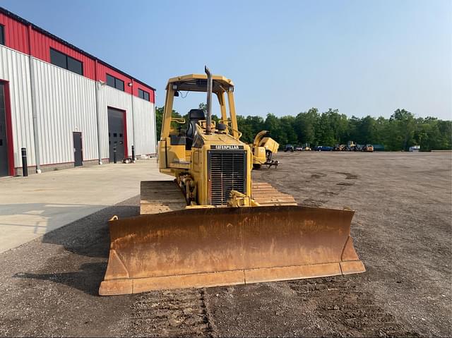 Image of Caterpillar D3G equipment image 2