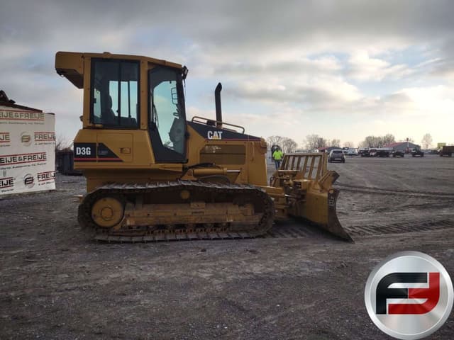 Image of Caterpillar D3G equipment image 3