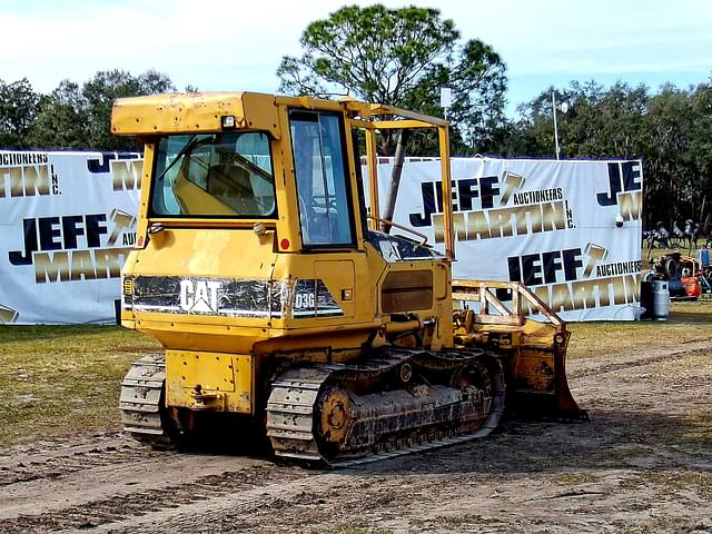 Image of Caterpillar D3G equipment image 4