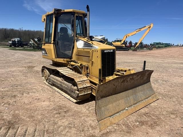 Image of Caterpillar D3GXL equipment image 2