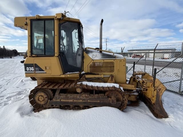 Image of Caterpillar D3GXL equipment image 3