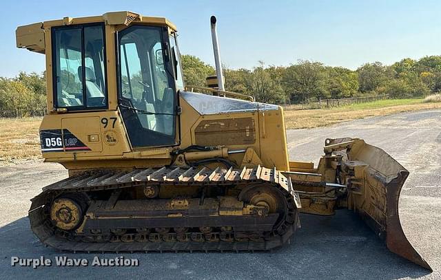 Image of Caterpillar D5G equipment image 3