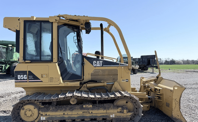 Image of Caterpillar D5G XL equipment image 3