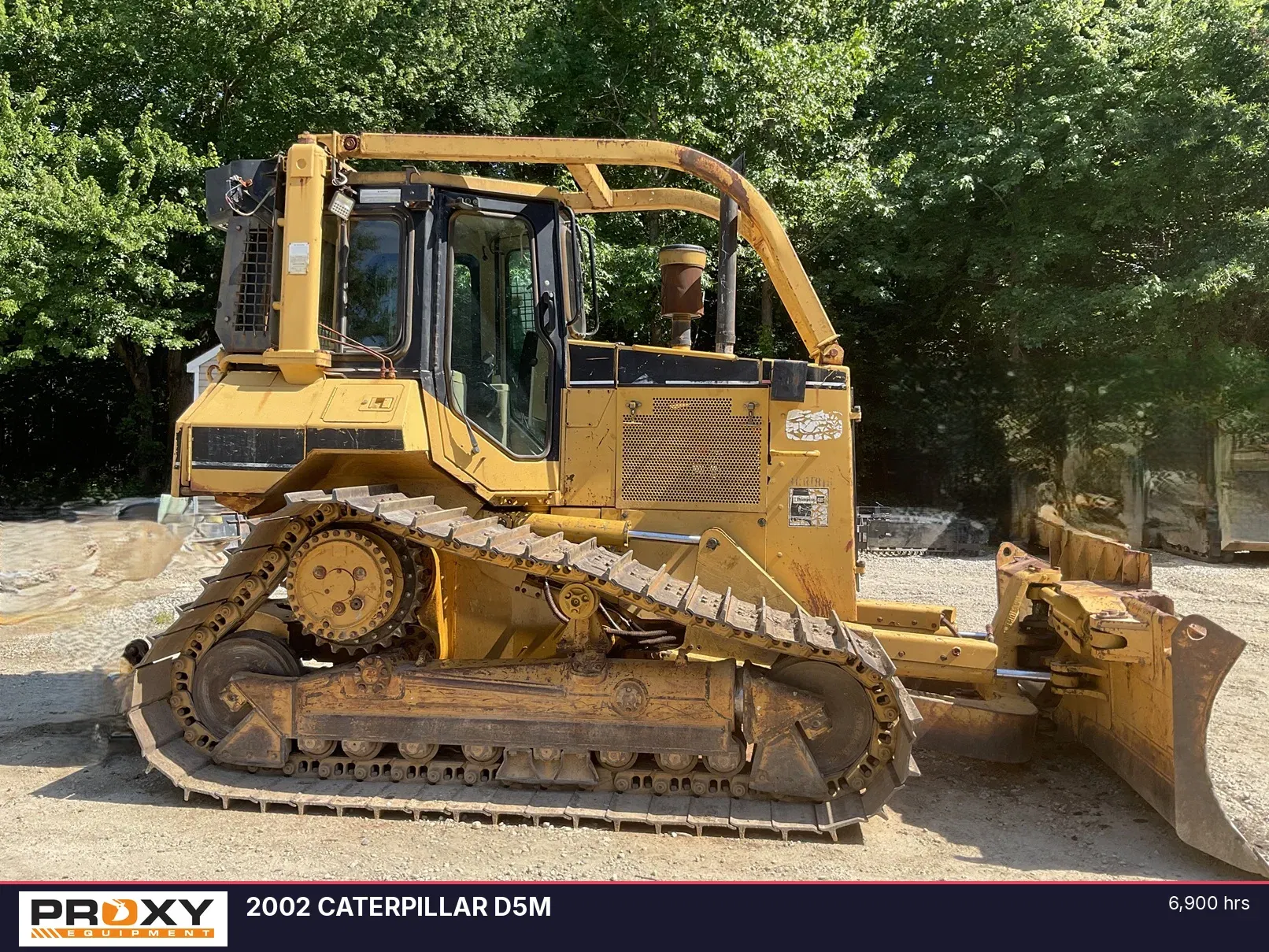 2002 Caterpillar D5M Equipment Image0
