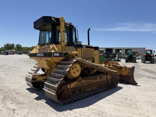 Image of Caterpillar D6M equipment image 4
