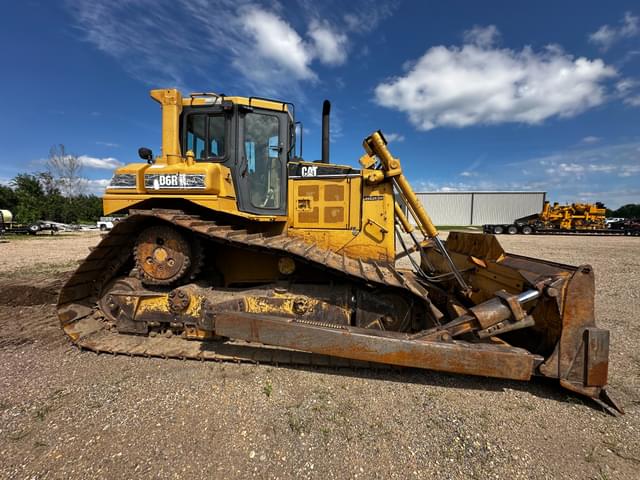 Image of Caterpillar D6R LGP equipment image 4
