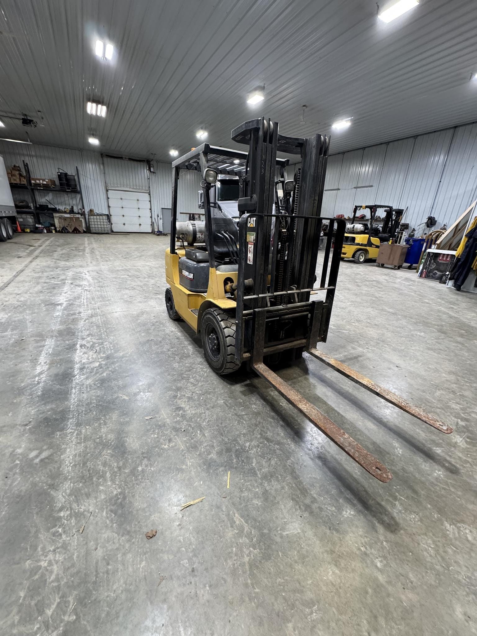 2002 Caterpillar GP25K Equipment Image0