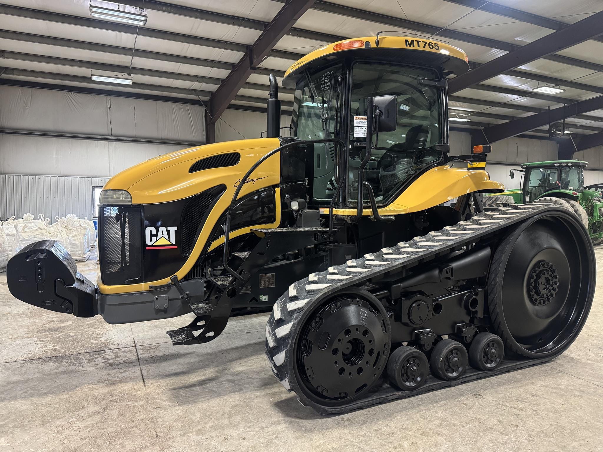 Main image Challenger MT765