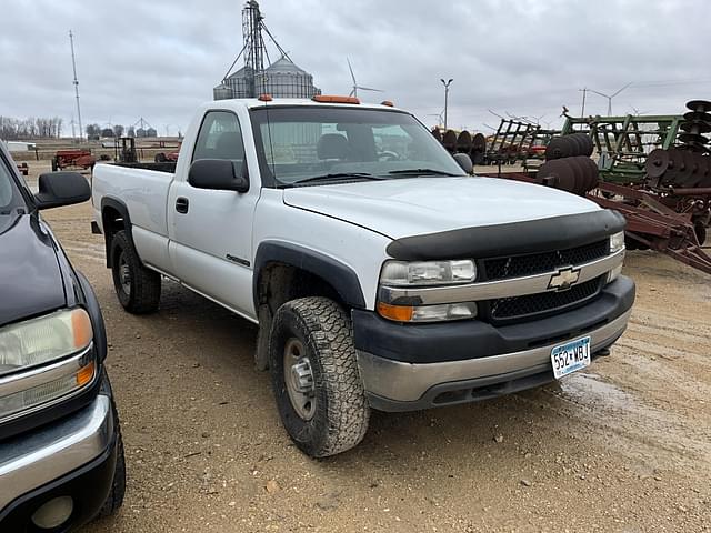 Image of Chevrolet 2500HD equipment image 3