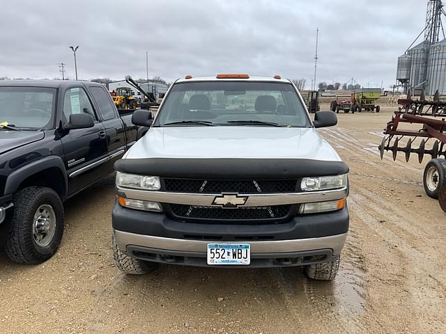 Image of Chevrolet 2500HD equipment image 2