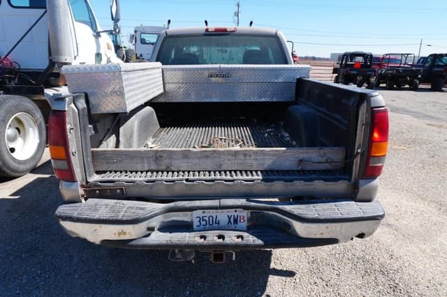 Image of Chevrolet 1500 equipment image 4