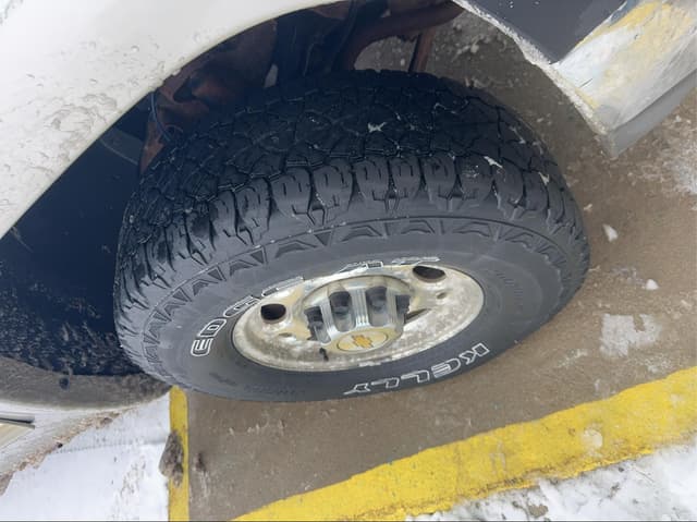 Image of Chevrolet 1500 equipment image 1