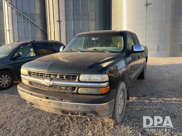 Image of Chevrolet 1500 equipment image 1