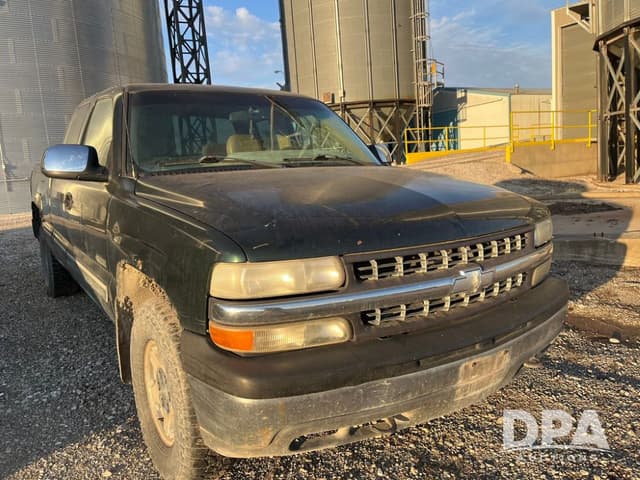 Image of Chevrolet 1500 equipment image 3