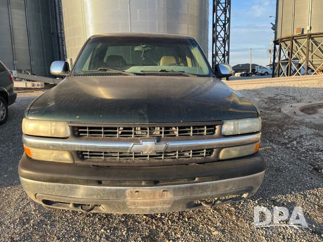 Image of Chevrolet 1500 equipment image 2