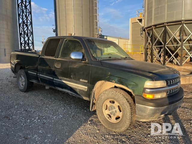 Image of Chevrolet 1500 equipment image 4