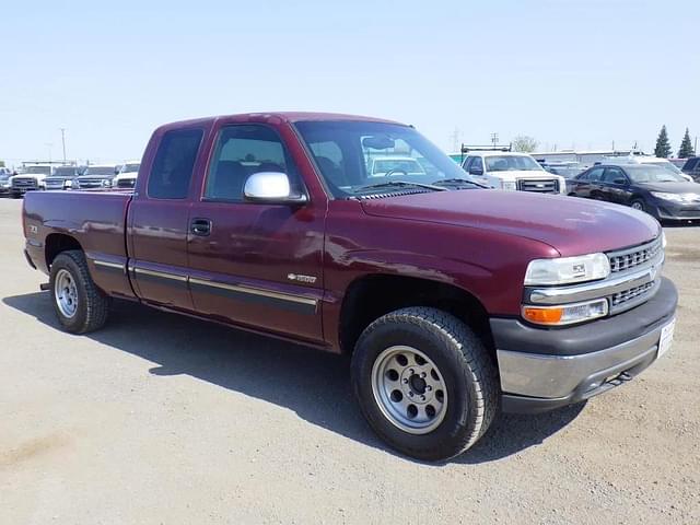 Image of Chevrolet 1500 equipment image 1