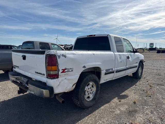 Image of Chevrolet 1500 equipment image 3