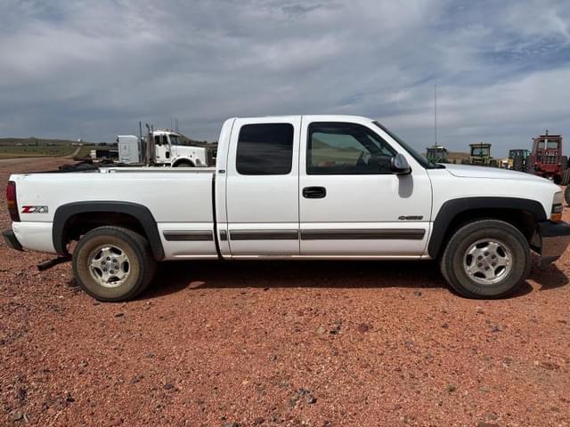 Image of Chevrolet 1500 equipment image 3