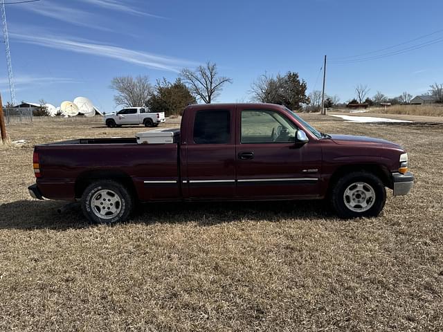 Image of Chevrolet 1500 equipment image 3