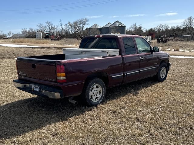 Image of Chevrolet 1500 equipment image 4