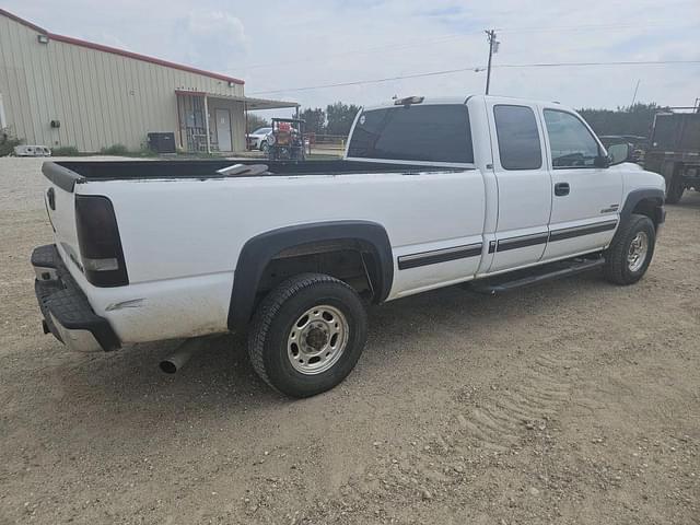 Image of Chevrolet 2500 equipment image 4