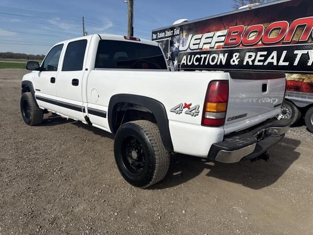 Image of Chevrolet 2500HD equipment image 1