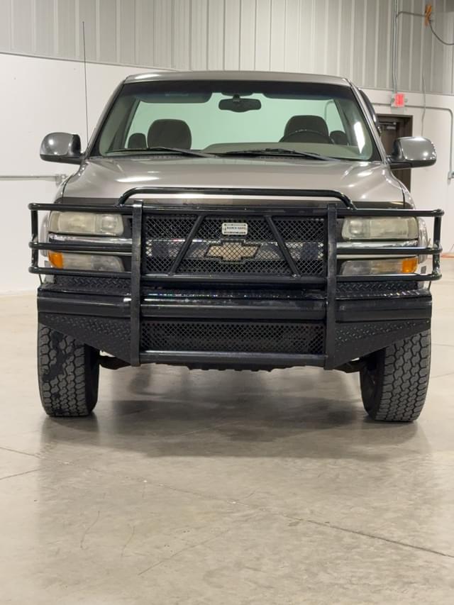 Image of Chevrolet 2500HD equipment image 1