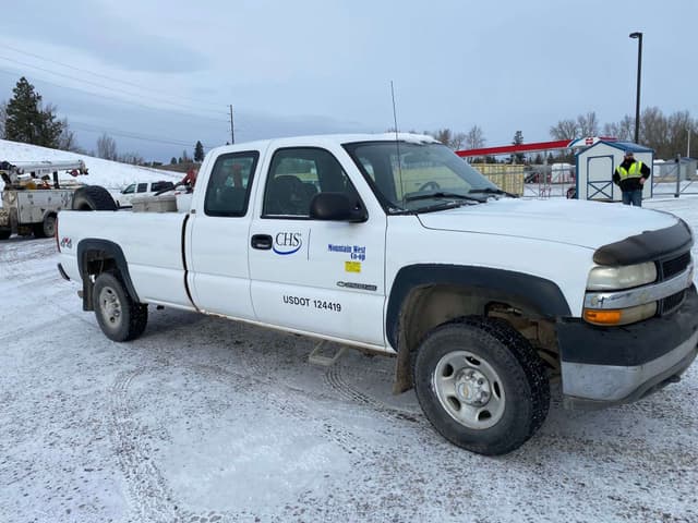 Image of Chevrolet 2500HD equipment image 2