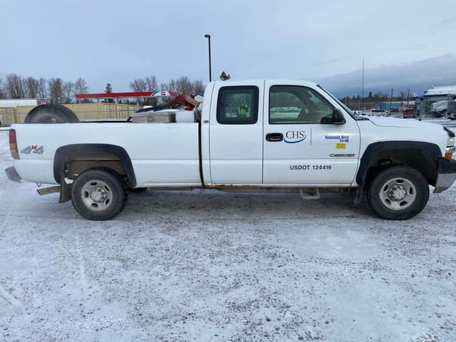 Image of Chevrolet 2500HD equipment image 3