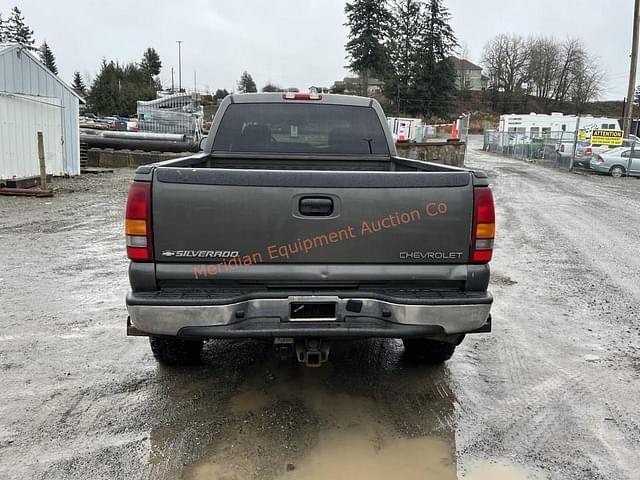 Image of Chevrolet 2500HD equipment image 4