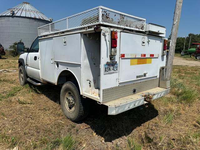 Image of Chevrolet 2500 equipment image 3