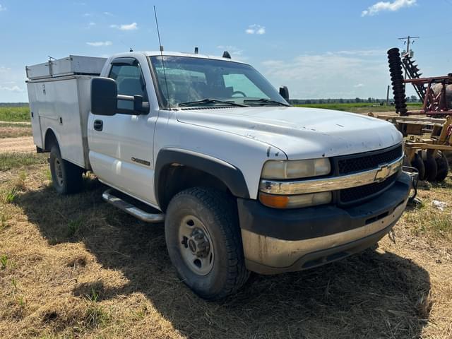 Image of Chevrolet 2500 equipment image 1
