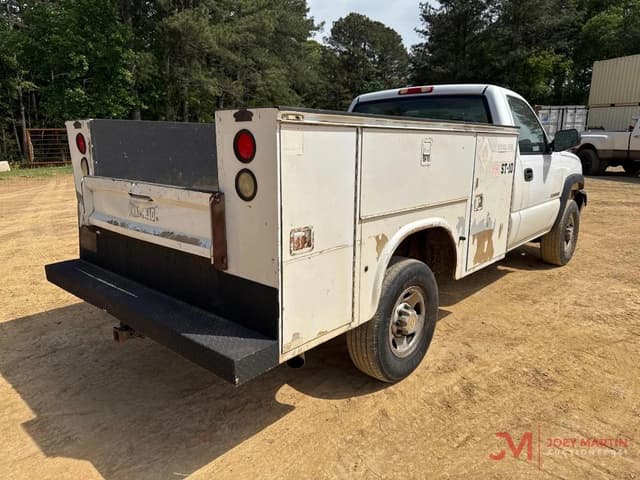 Image of Chevrolet 2500HD equipment image 1