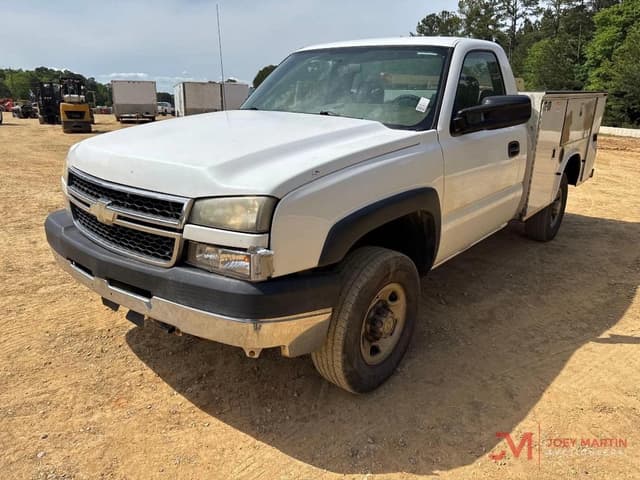 Image of Chevrolet 2500HD equipment image 3