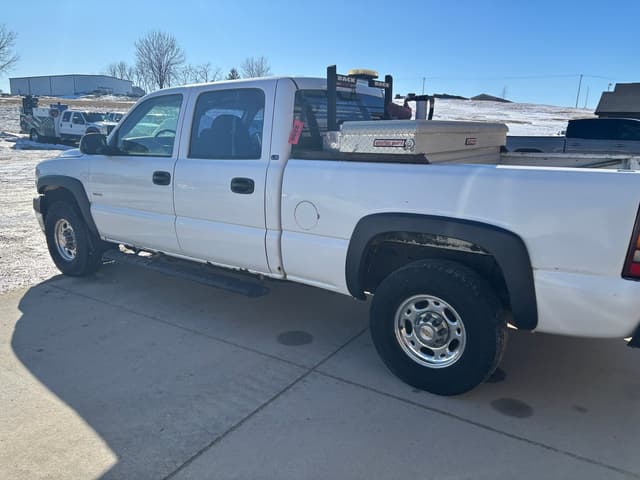 Image of Chevrolet 2500 equipment image 1