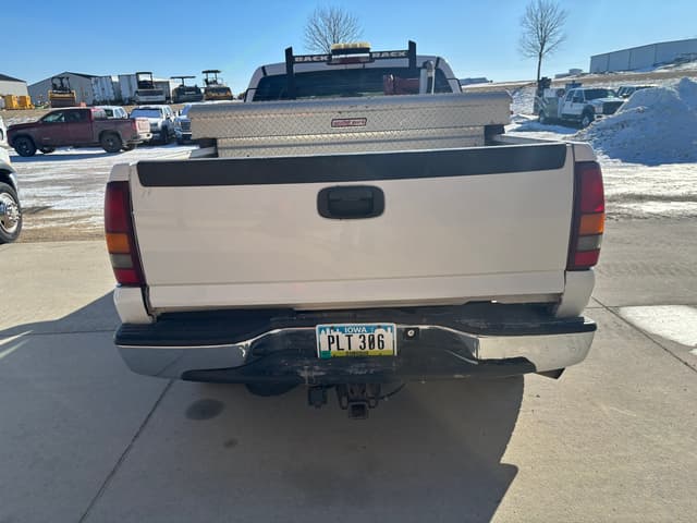 Image of Chevrolet 2500 equipment image 2