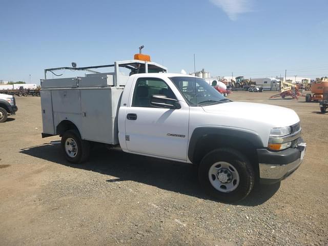 Image of Chevrolet 2500 equipment image 1