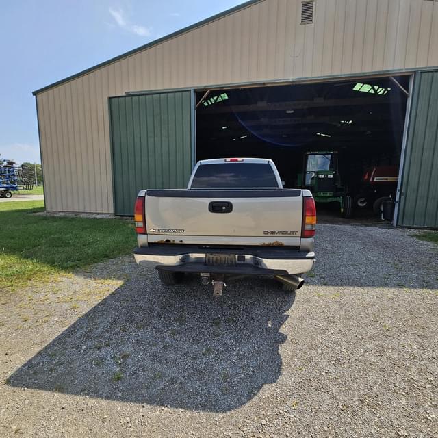 Image of Chevrolet 2500HD equipment image 4