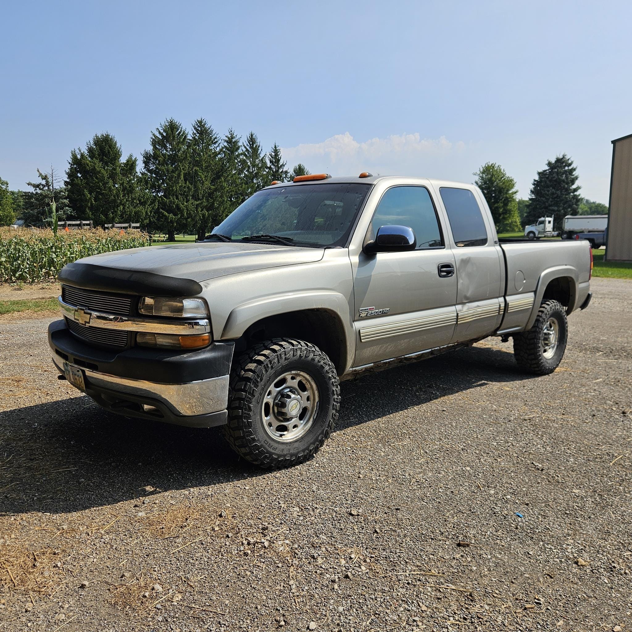 2002 Chevrolet 2500HD Equipment Image0