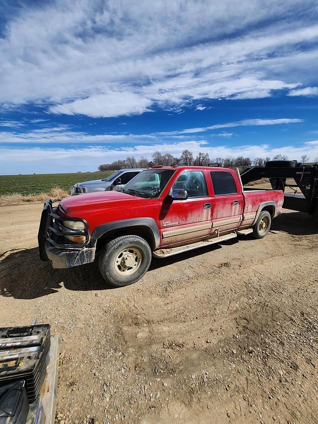 Image of Chevrolet 2500HD equipment image 1