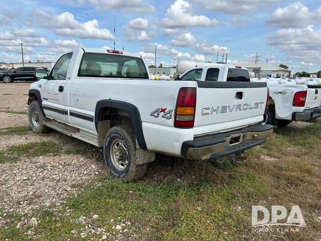 Image of Chevrolet 2500HD equipment image 3